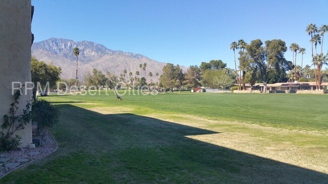 Building Photo - Great Golf Course Condo