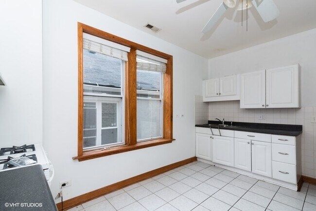 Foto del edificio - 819 S Carpenter St
