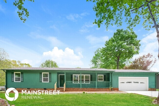 Building Photo - 2324 Pine Forest Dr