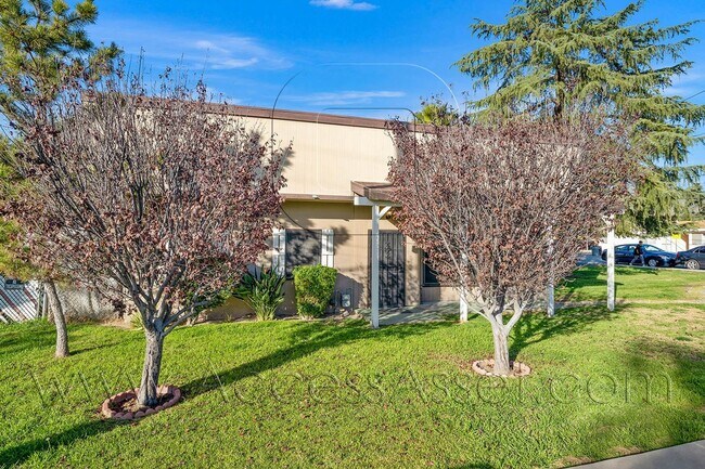 Foto del edificio - Serene 2 Bed / 1 Bath Home Situated in a B...