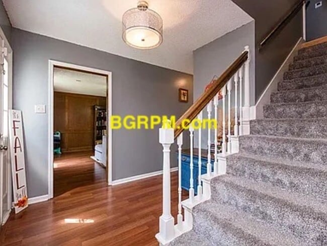Building Photo - 4 BD 3 BA