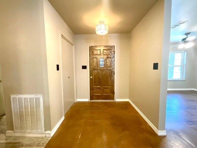 Foto del edificio - 5303 Shady Oak Cir