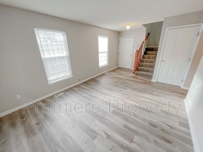 Building Photo - 4202 Flora Ave