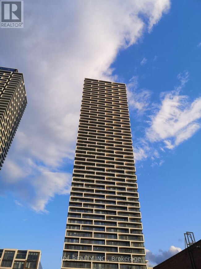 Building Photo - 898 Portage Pkwy