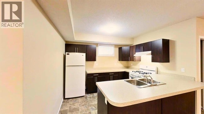 Building Photo - 11203-11298 98 St