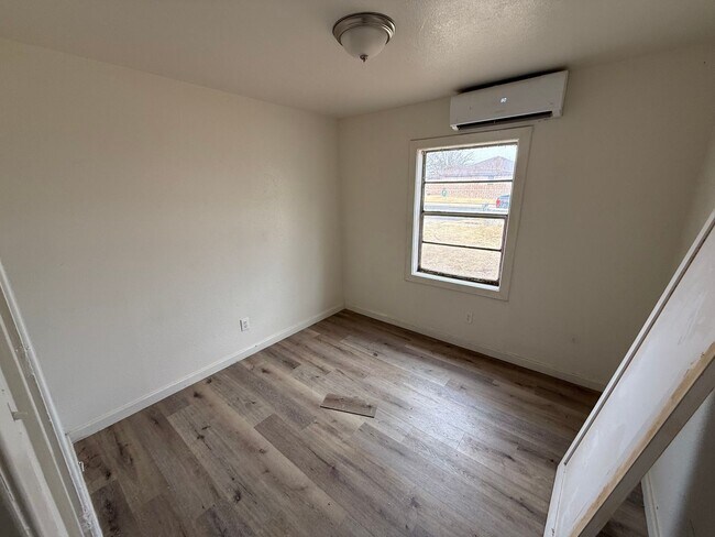 Foto del edificio - 2806 E 30th St