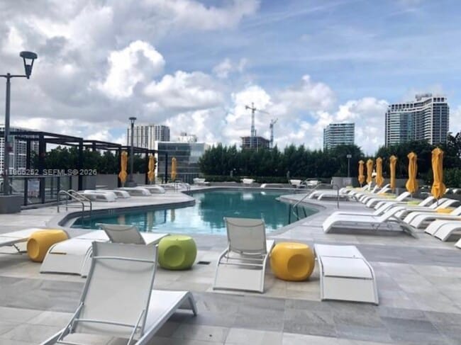 Foto del edificio - 501 NE 31st St