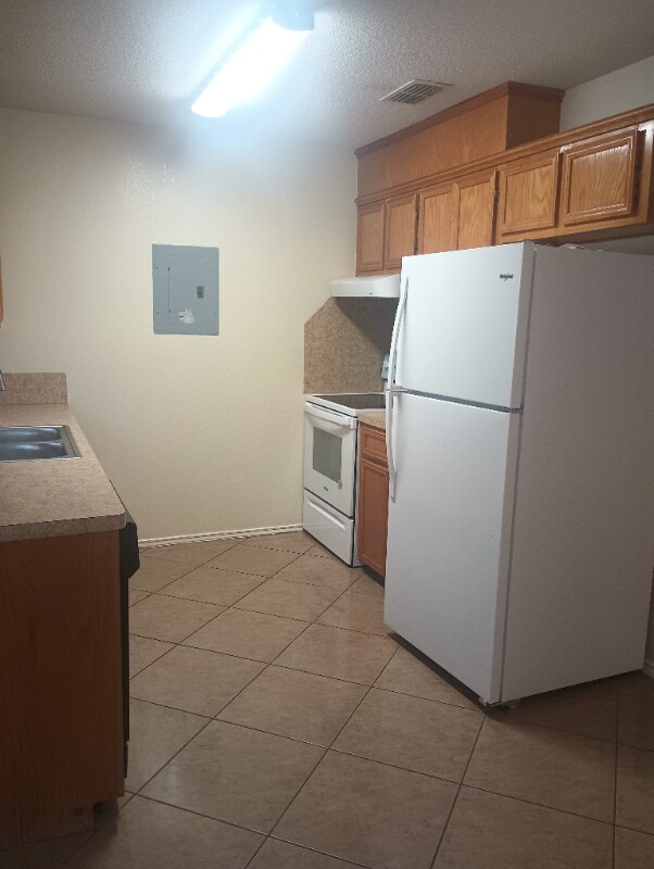 Foto del edificio - 915 Lexington Cir