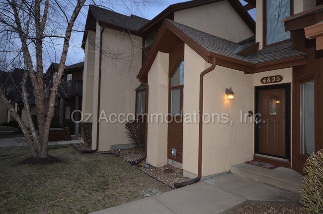 Foto del edificio - 4825 Horton St