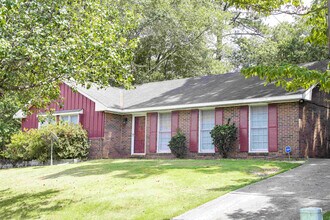 Building Photo - 4100 King Arthur Pl