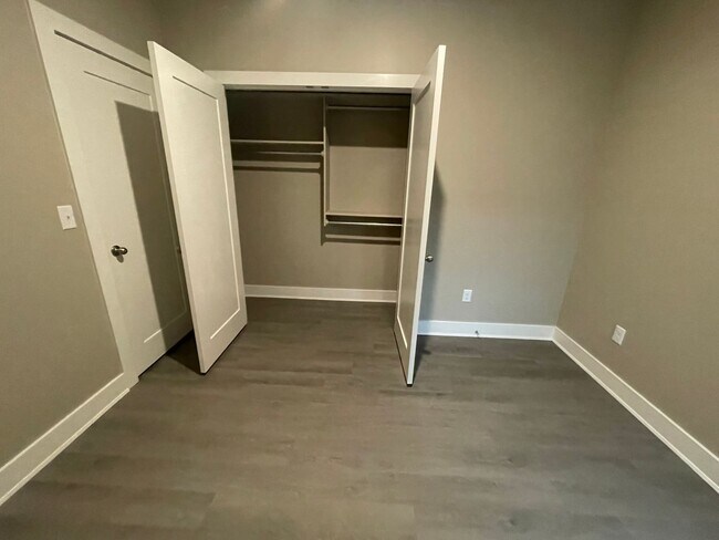 Building Photo - 9333/35 E Wassall