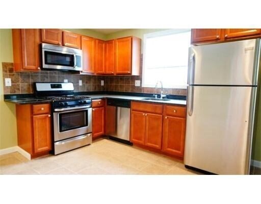 Foto principal - 213-215 Newton St