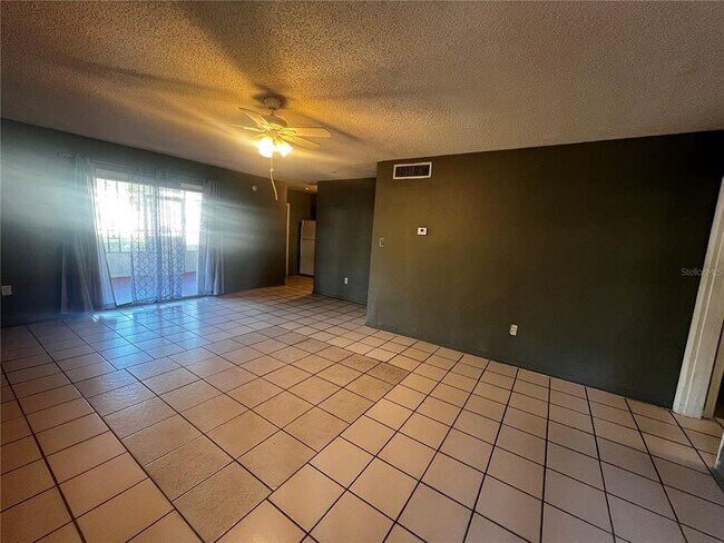 Building Photo - 5520 Riordan Way