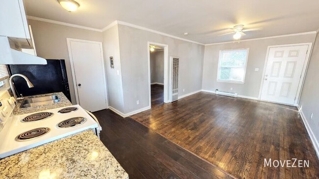 Building Photo - 3402 Charlotte NC 28211 End Unit Apartment...