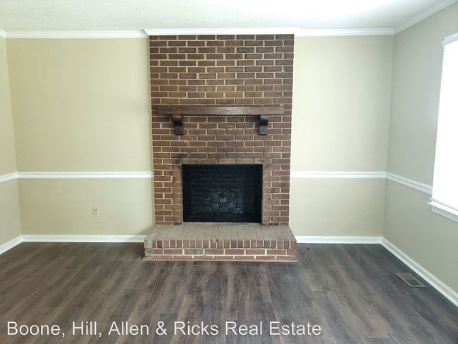 Building Photo - 3 br, 2 bath House - 2801 Meadowbrook Road