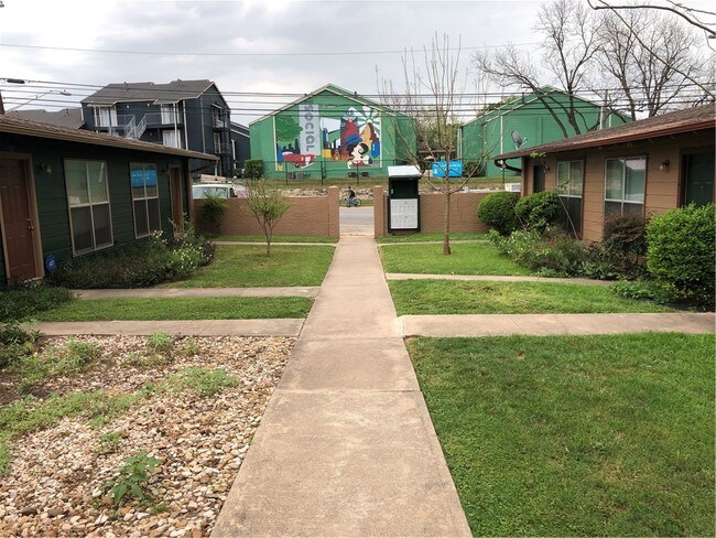 Foto del edificio - 2314 Parker Ln