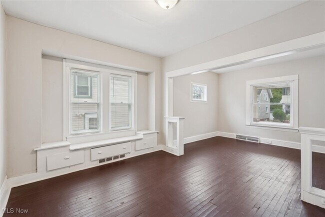 Foto del edificio - 2302 Saratoga Ave