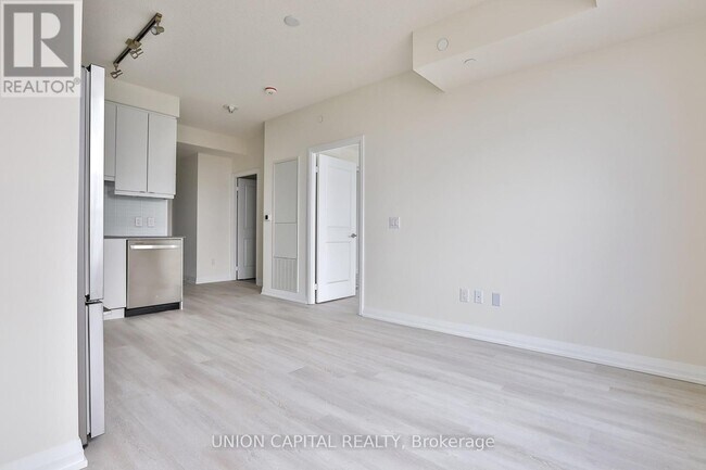 Photo du bâtiment - 3260 Sheppard Ave E