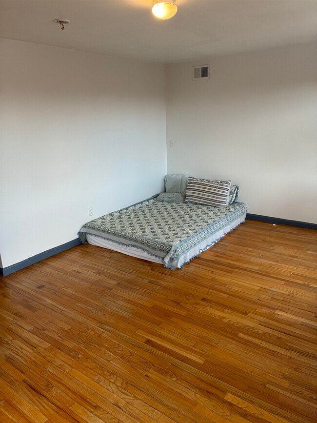 Foto del edificio - 294 Randolph Ave