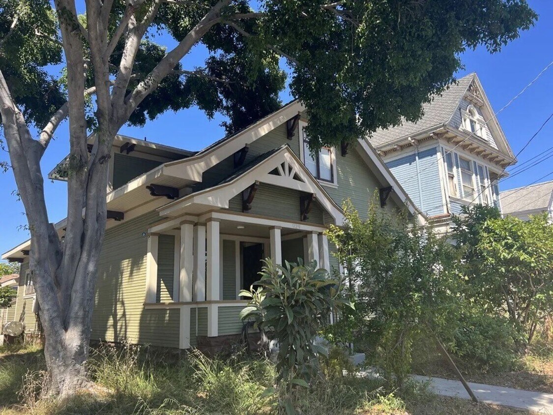Foto principal - 929 W 23rd St