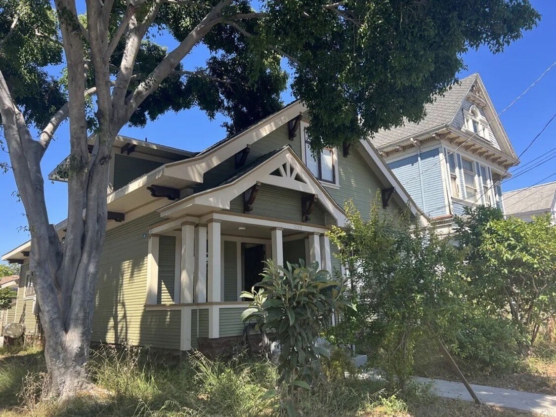 Primary Photo - 929 W 23rd St