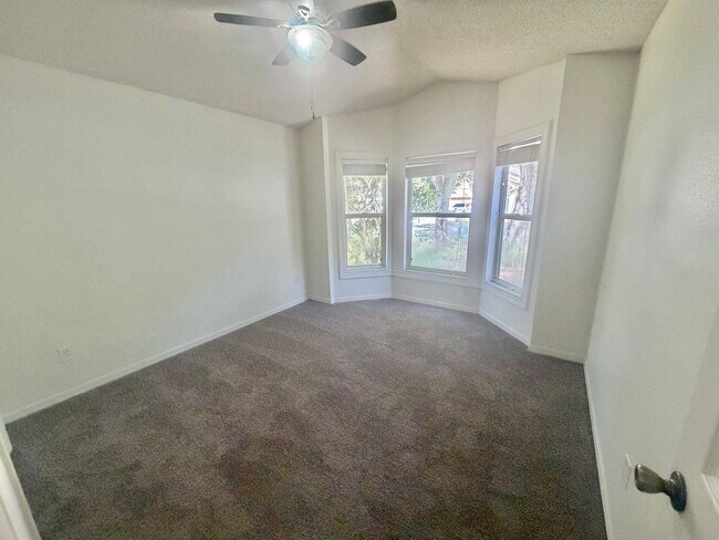 Building Photo - Longwood - 3 Bedroom, 2 Bathroom - $2,295.00