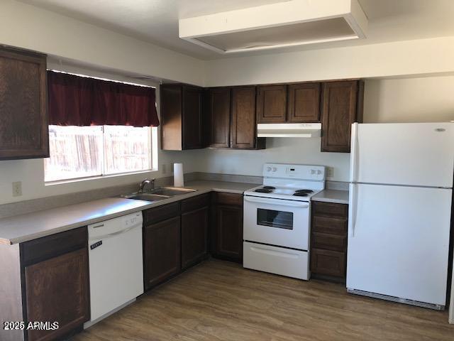 Building Photo - 2221 W Pampa Ave