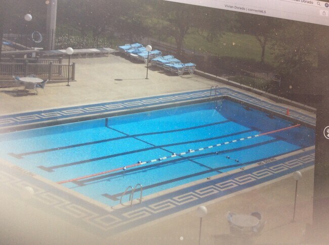 Outdoor Pool for Summer Fun - 5455 N Sheridan Rd