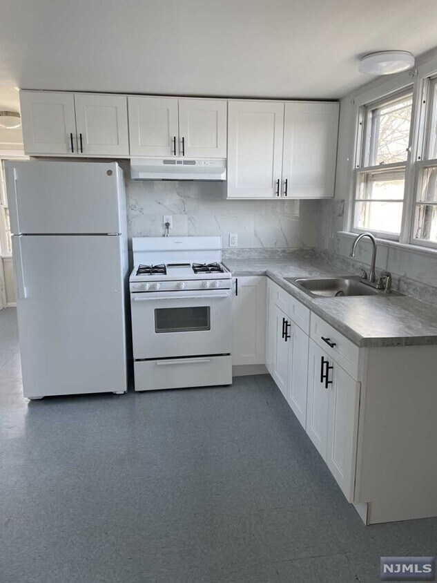 Building Photo - 289 Grove