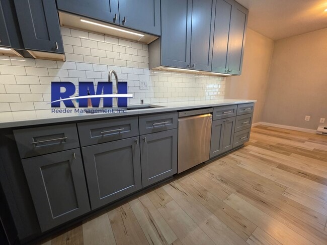 Foto del edificio - Updated Condo-with a Loft area!!  WATER/SEWER & TRASH INCLUDED!!!!!
