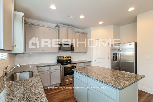 Building Photo - HOME FOR RENT!!