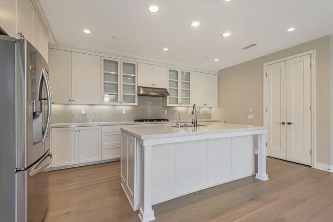 Building Photo - 113 Toretta