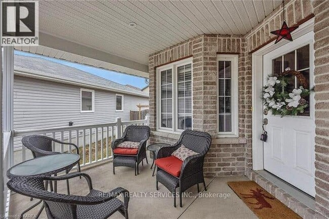 Building Photo - 172 Macdougall Dr