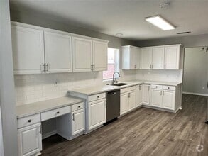 Building Photo - 806 Legend Spring Dr