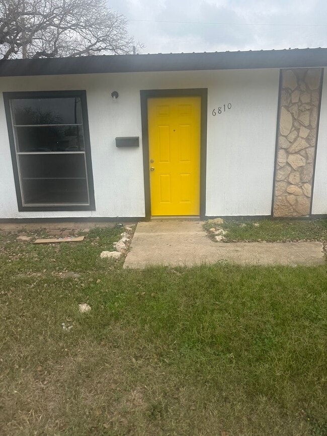 Building Photo - 6810 Basilwood Dr