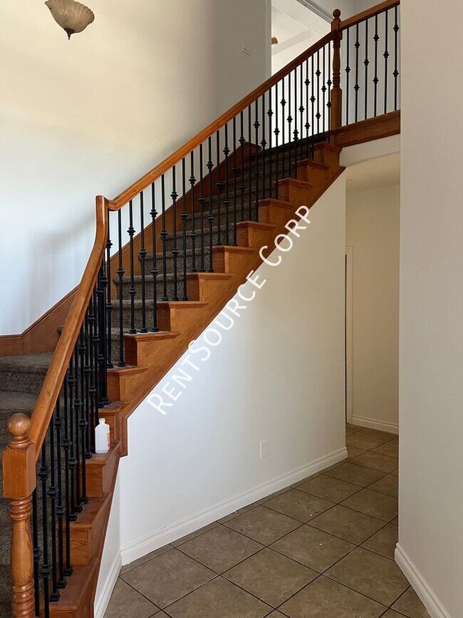 Foto del edificio - 4 Bedroom Home For Rent in Lancaster