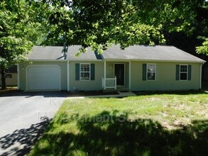Building Photo - 10 Auburn Ct