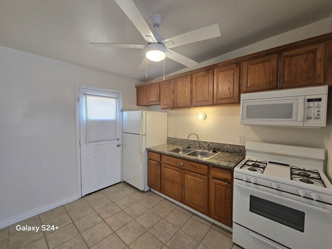 Building Photo - 5826 Ocotillo Ave