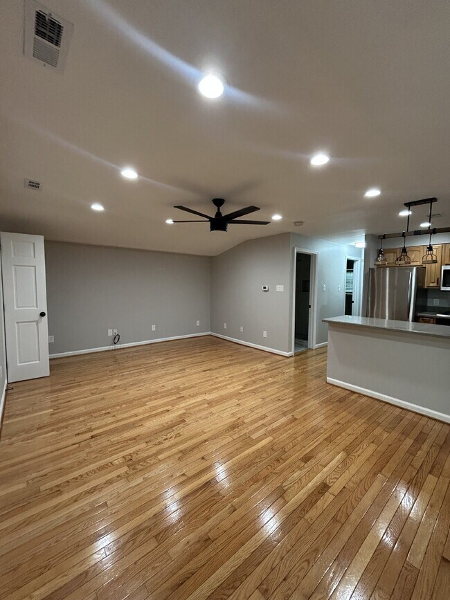 Foto del edificio - Newly Renovated 3-Bedroom, 2-Bath Home with Spacious Deck & Large Yard