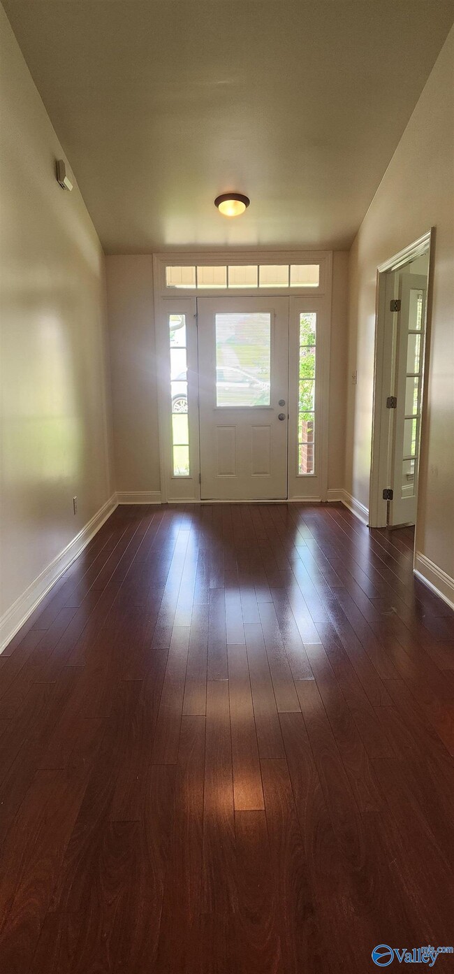 Foto del edificio - 157 Alderwood Dr