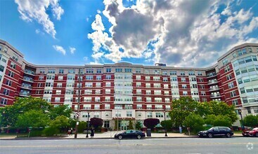 Building Photo - 300 Mamaroneck Ave