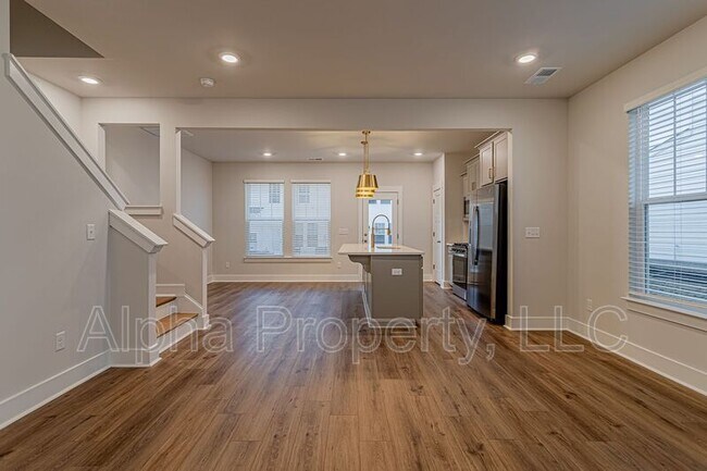 Foto del edificio - 511 Harebell Wy