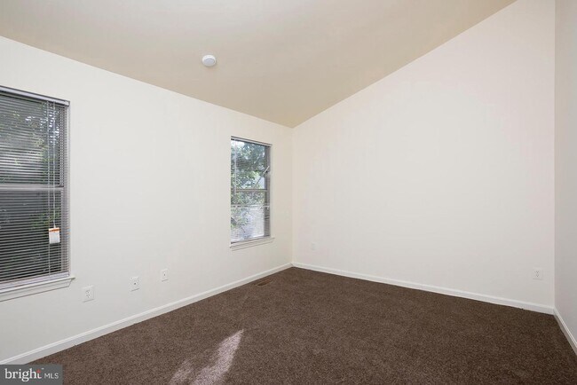 Building Photo - 9526 Clocktower Ln