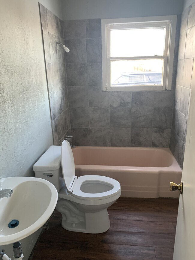 Foto del edificio - 5361 Encino Rd