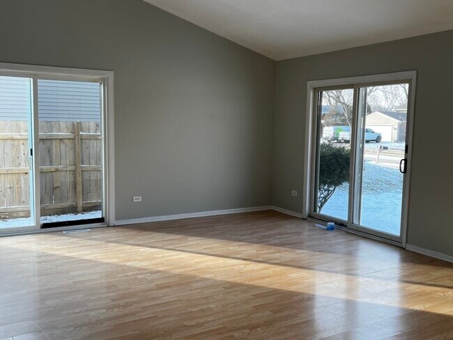 Building Photo - 611 Chardonnay Ln