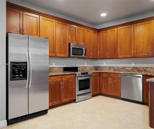 Foto del edificio - 5808 Hampton Hills Blvd
