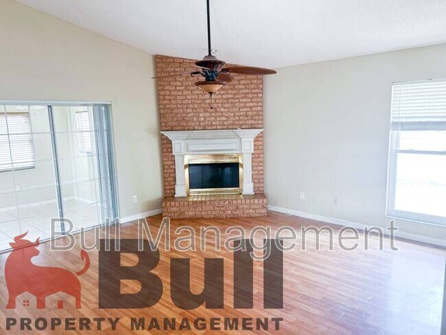 Building Photo - 1066 Las Cruces Dr