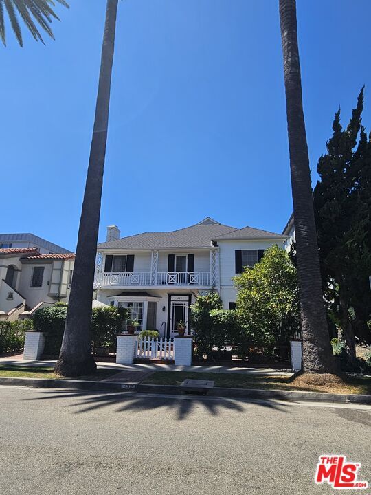 Building Photo - 441 1/2 S Palm Dr