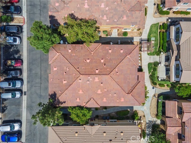 Foto del edificio - 25892 Iris Ave