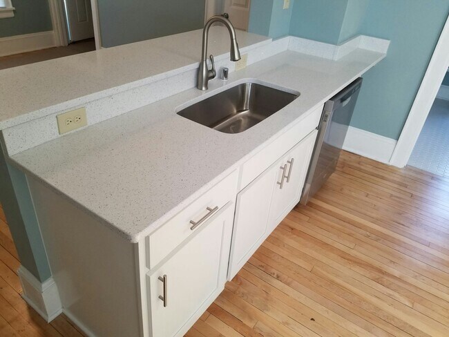Foto del edificio - 2766 North Fratney Street, Unit 2766B - Lo...